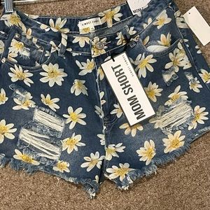 Almost Famous Mom Distressed Sunflower Shorts. Brand New! (Juniors)
